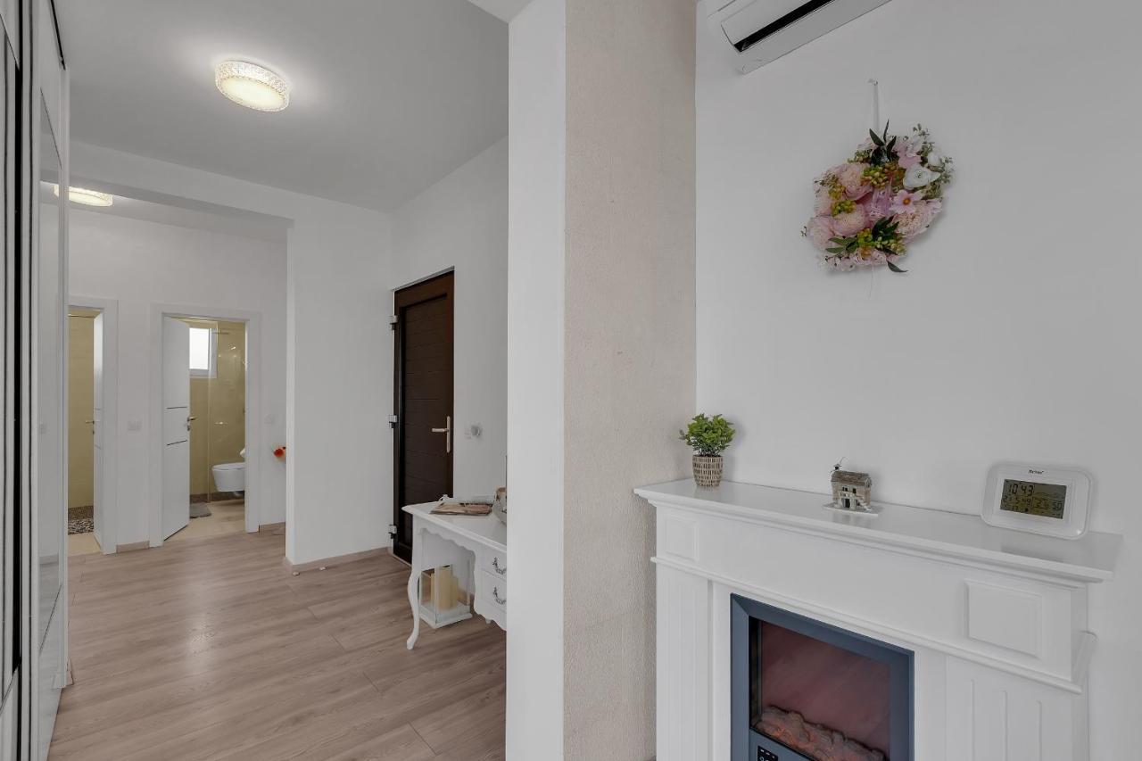 Apartment Apricus Makarska Buitenkant foto